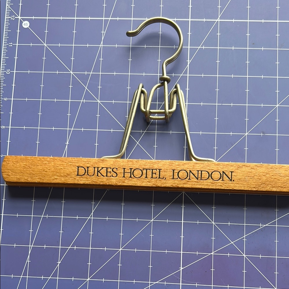 Dukes Hotel London Wooden Hanger with sturdy metal hook vintage works tight euc
